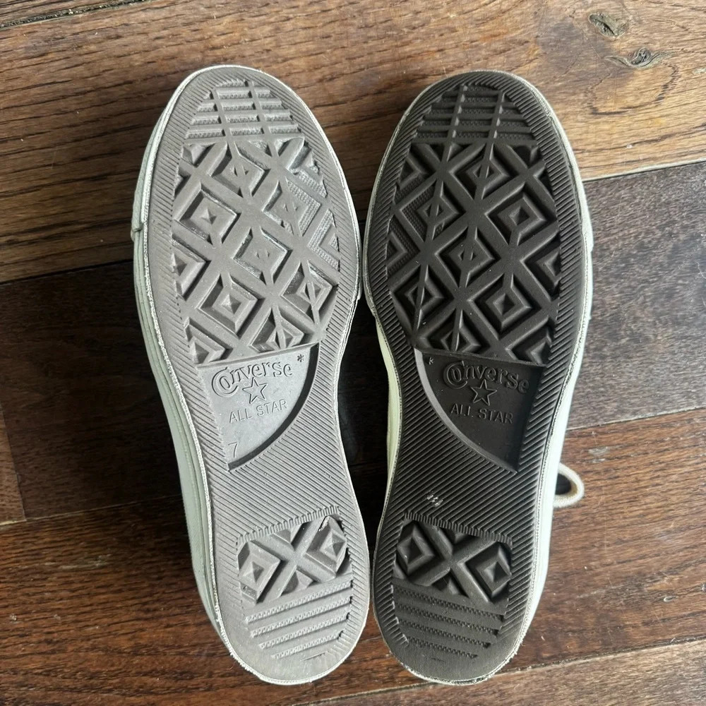 Comme des Garçons PLAY x Converse Chuck Taylor All Star Low Cream Red Heart 7/9
